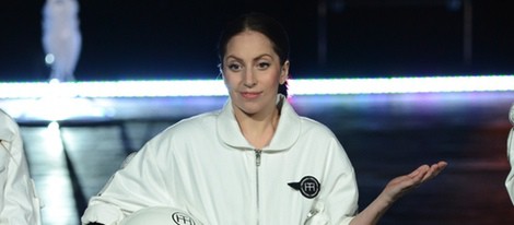 Lady Gaga vestida de astronauta en la fiesta de lanzamiento de 'ARTPOP'