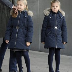 Las Infantas Leonor y Sofía visitan al Rey tras su nueva operación