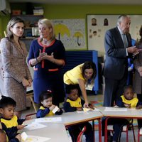 La Princesa Letizia visita la sede de la Asociación Valenciana de Caridad