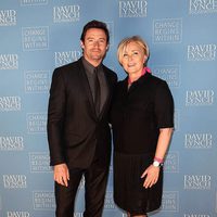 Hugh Jackman reaparece junto a su mujer Deborra-Lee tras anunciar que tiene cáncer
