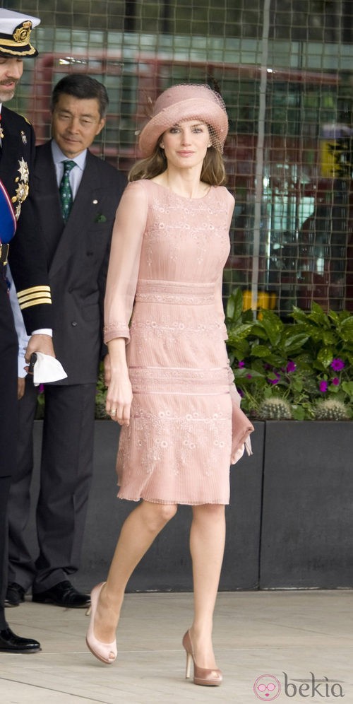 La Princesa Letizia vestida de Felipe Varela en la boda de Guillermo de Inglaterra y Kate Middleton