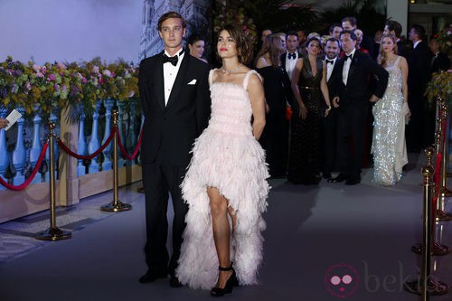 Carlota Casiraghi con vestido tail-hem de Chanel