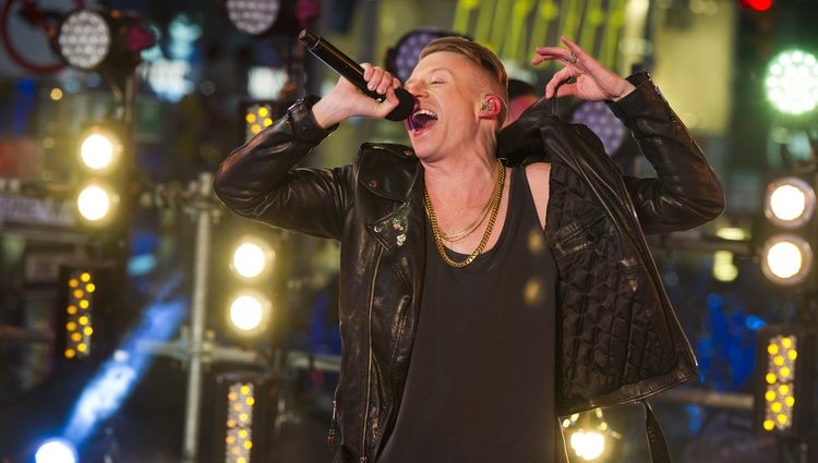 Macklemore durante su actuación en fin de año desde Times Square