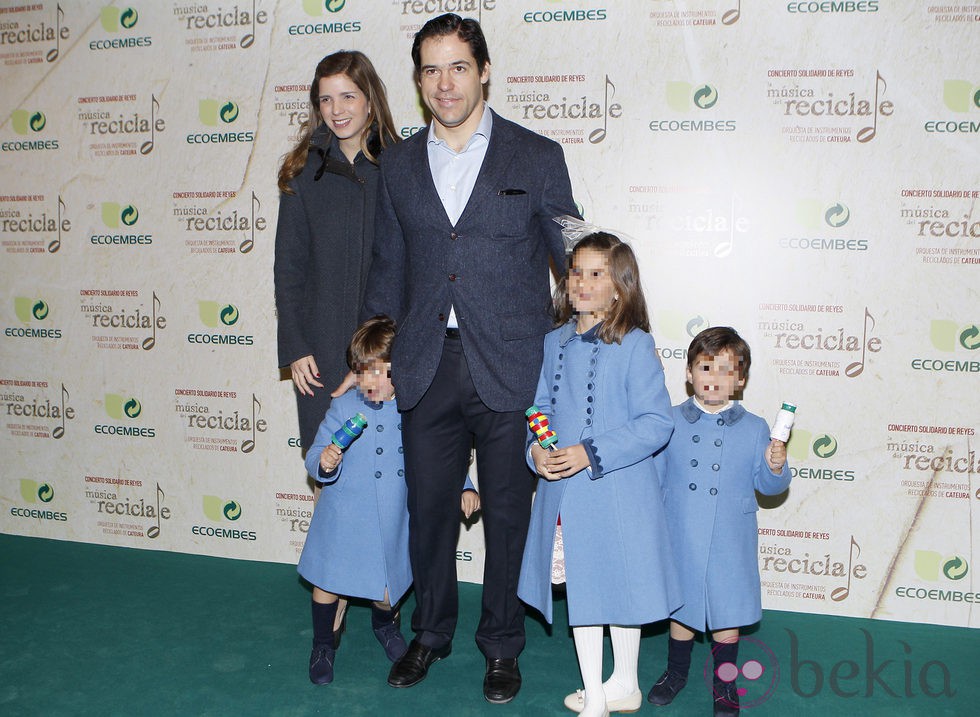 Luis Alfonso de Borbón y Margarita Vargas con sus hijos en el Auditorio Nacional de Madrid