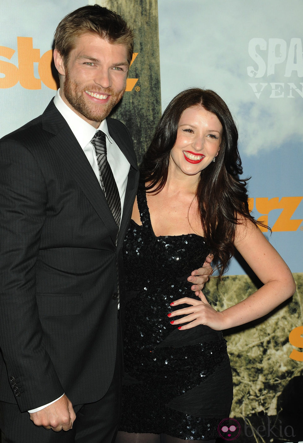 Liam Mcintyre y Erin Hasan en un estreno