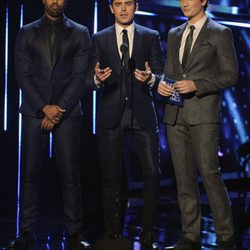 Michael B. Jordan, Zac Efron y Miles Teller en la gala de los People's Choice Awards 2014