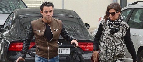Xavi Hernández y Nuria Cunillera antes de viajar a Zurich para la gala del Balón de Oro 2013