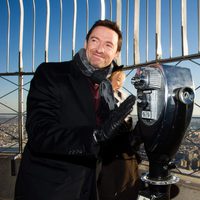 Hugh Jackman y su esposa Deborra-Lee Furness en el Empire State el Día de Australia