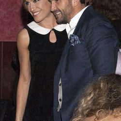 Luján Argüelles y su novio Carlos Sánchez Arenas en la presentación del disco 'Infinito' de Juan Peña
