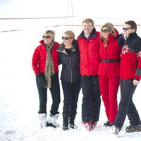 Los Reyes de Holanda con los Príncipes Constantino, Laurentien y Mabel posan en Austria