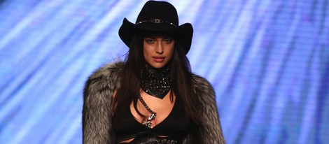 Irina Shayk en el desfile de Philipp Plein en la Milán Fashion Week 2014