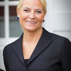 Mette-Marit posa para la prensa en el Día Internacional de la Mujer Trabajadora