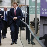 El Príncipe Harry acude a un acto oficial tras ir a partido de rugby con Cressida Bonas