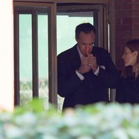 Jaime de Marichalar enciende un cigarrillo junto a la Princesa Letizia