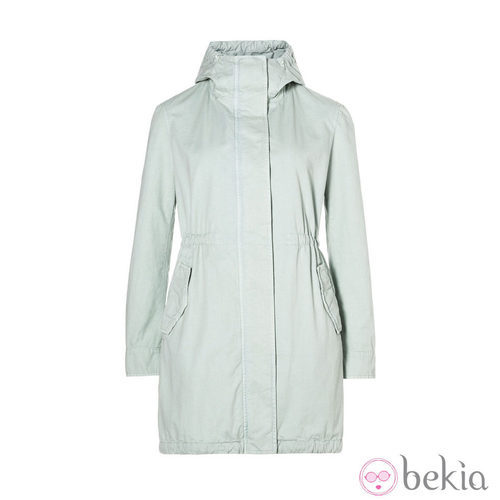 Parka color gris perla de la colección primavera/verano 2014 de Benetton