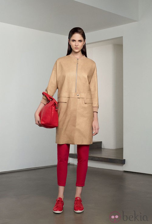 Conjunto de pantalon capri y abrigo de piel sin cuello de la colección 'Ready to wear' 2014 de Longchamp
