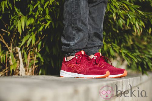 Zapatillas de ante en rojo frambuesa de la colección primavera/verano 2014 'My town my tracks' de Onitsuka Tiger