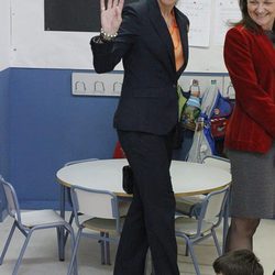 La Infanta Elena visita el colegio Tres Olivos