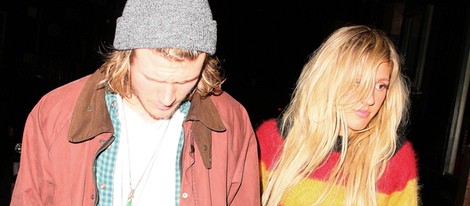 Dougie Poynter junto a Ellie Goulding juntos por las calles de Londres