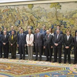 La Infanta Elena con los principales colaboradores de la campaña 'Un juguete, una ilusión'