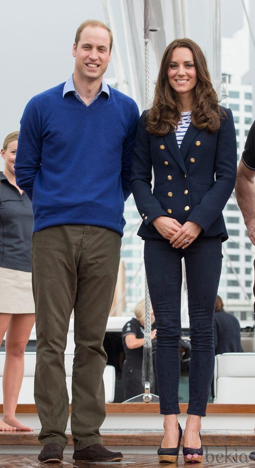La Duquesa de Cambridge con un outfit 'navy' en Nueva Zelanda
