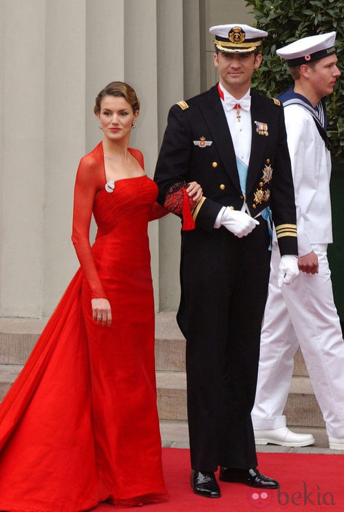 Letizia Ortiz con un vestido de Lorenzo Caprile 