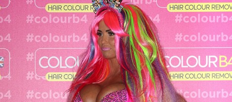 Katie Price luce exuberante su embarazo 
