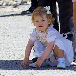 Estela de Suecia en el bautizo de su prima la Princesa Leonor