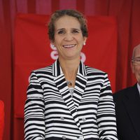 La Infanta Elena, muy sonriente en su último acto oficial como miembro de la Familia Real