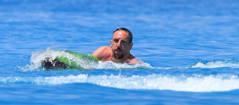 Franck Ribéry dándose un chapuzón en Ibiza