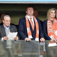 Los Reyes Guillermo y Máxima de Holanda en el partido Australia-Holanda del Mundial 2014
