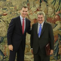 El Rey Felipe recibe en audiencia al Presidente del Congreso Jesús Posada