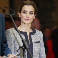 La Reina Letizia en un encuentro con representantes sociales