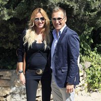 Alejandra Prat y Juan Manuel Alcaraz en el 36 cumpleaños de María Zurita