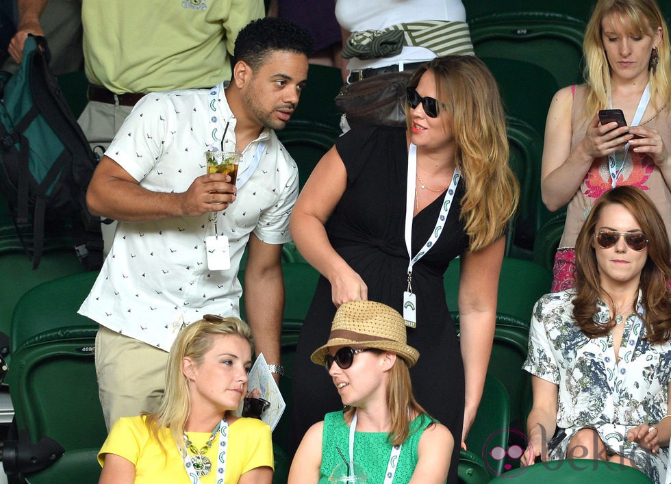 Kimberley Walsh con su novio Justin Scott en Wimbledon 2014