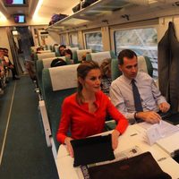 Los Reyes Felipe y Letizia en el AVE camino a Valladolid
