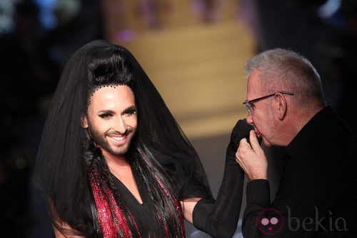 Conchita Wurst y Jean Paul Gaultier en la Semana de la Alta Costura de París