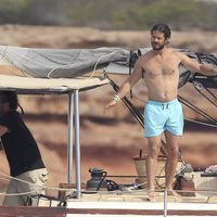Carlos Felipe de Suecia luce torso desnudo en Ibiza