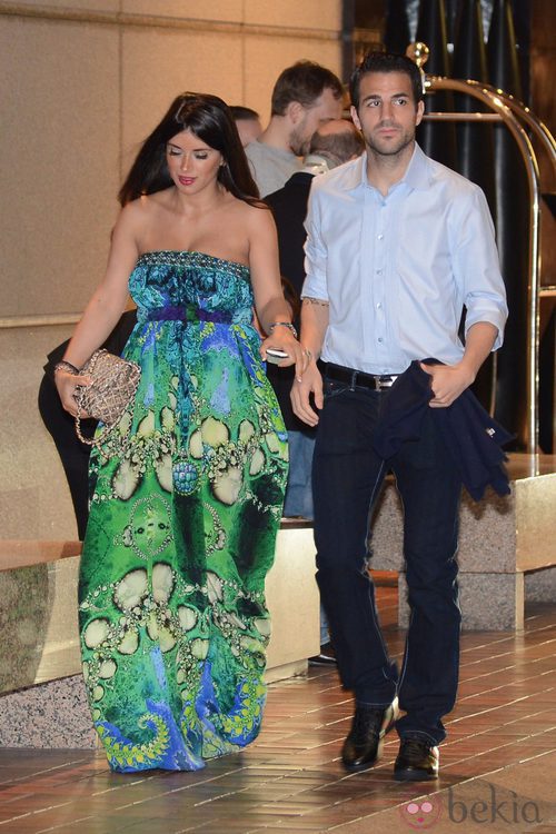 Daniella Semaan con un estilo boho en tonos verdes y azules