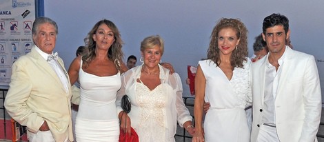 Jaime Ostos, Mari ángeles Grajal, Carmen Bazán, Víctor Janeiro y Beatriz Trapote en la boda de Ramón Mesa