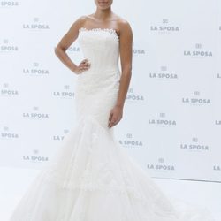 Hiba Abouk se viste de novia para La Sposa