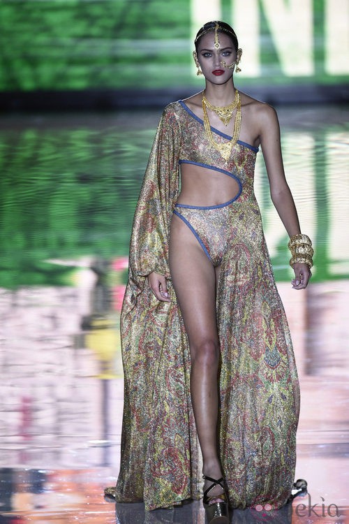 Triquini indio de Andrés Sardá en Madrid Fashion Week primavera/verano 2015