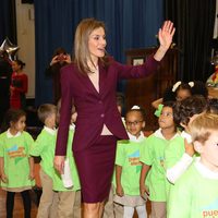 La Reina Letizia visita el colegio Dos Puentes de Nueva York