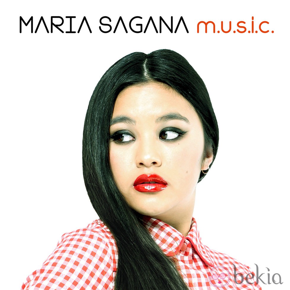 María Sagana en la portada de su álbum M.U.S.I.C.