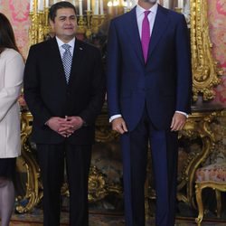 El presidente de Honduras y el Rey Felipe VI en el Palacio Real 