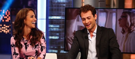 Paula Echevarría y Peter Vives promocionan 'Velvet' en 'El hormiguero'