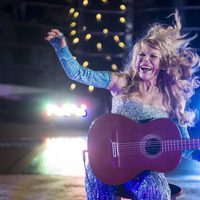 Charo actúa en la reunión de 'Vacaciones en el mar' en un crucero