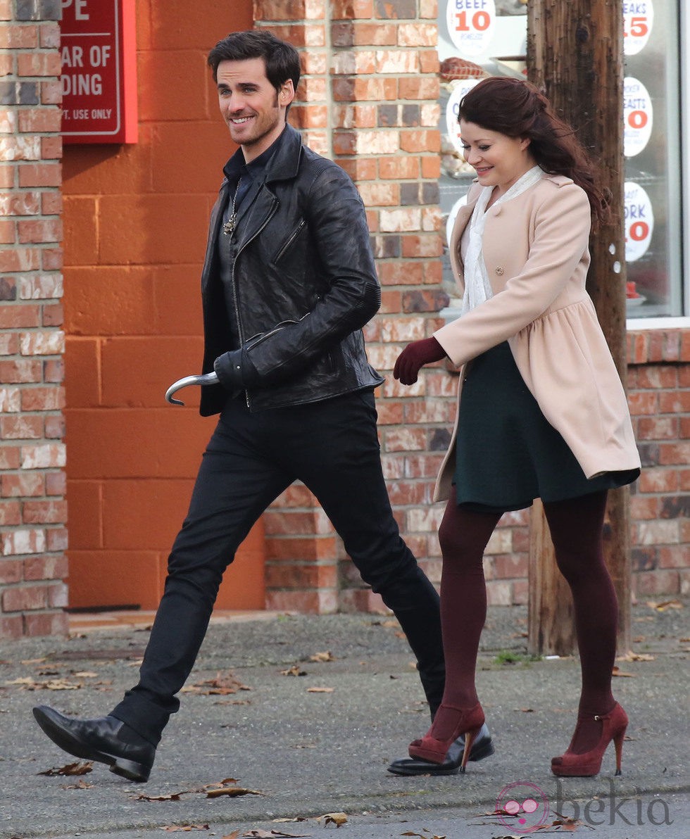 Emilie de Ravin y Colin O'Donoghue en el rodaje de 'Once Upon a Time' en Canadá