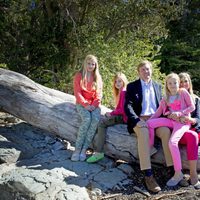 Los Reyes de Holanda y sus hijas posan en Argentina