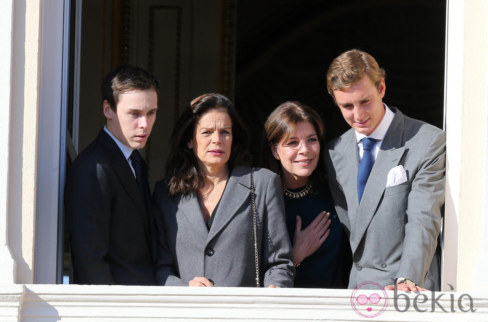 Louis Ducruet, Estefanía y Carolina de Mónaco y Pierre Casiraghi en la presentación de Jacques y Gabriella de Mónaco